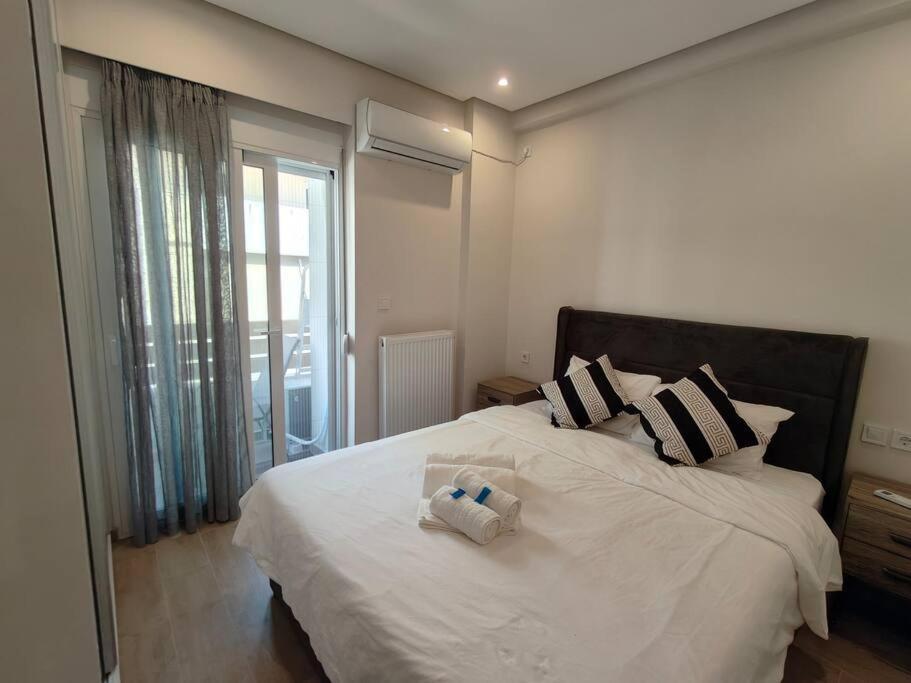 Chic Apartment Near Acropolis アテネ エクステリア 写真