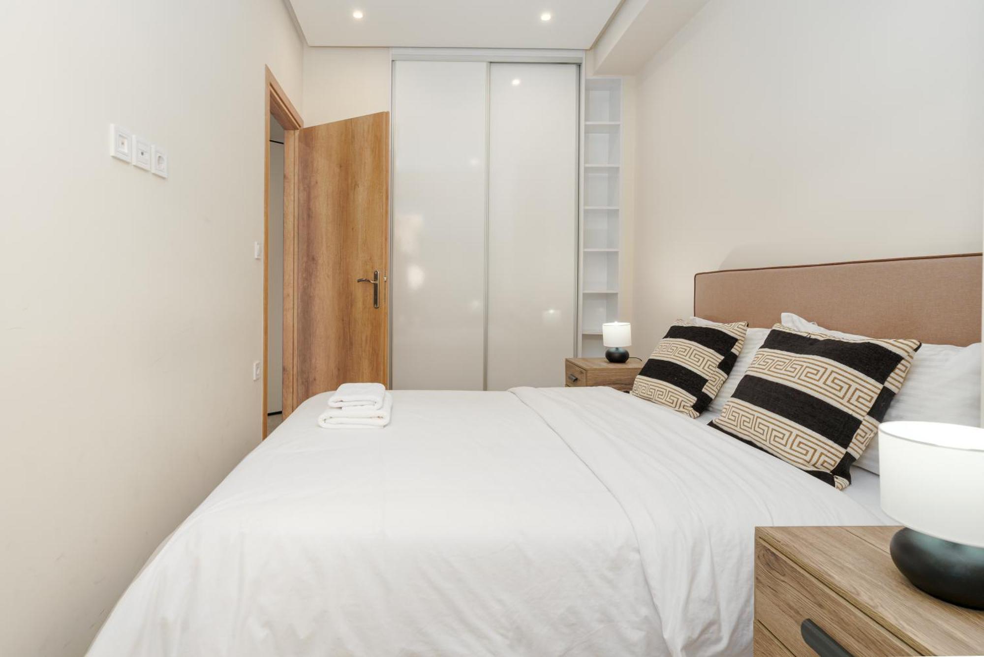 Chic Apartment Near Acropolis アテネ エクステリア 写真
