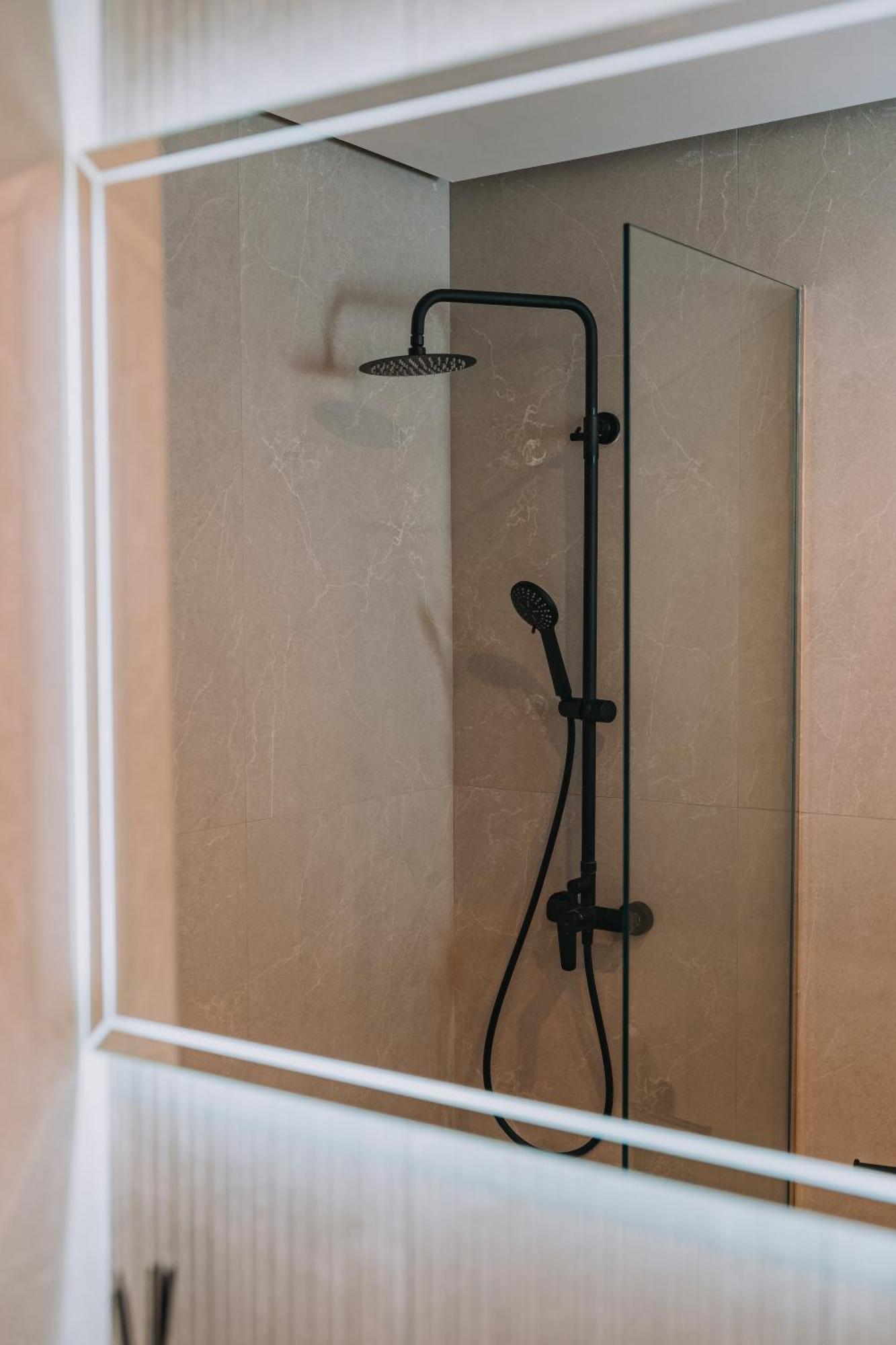 Chic Apartment Near Acropolis アテネ エクステリア 写真