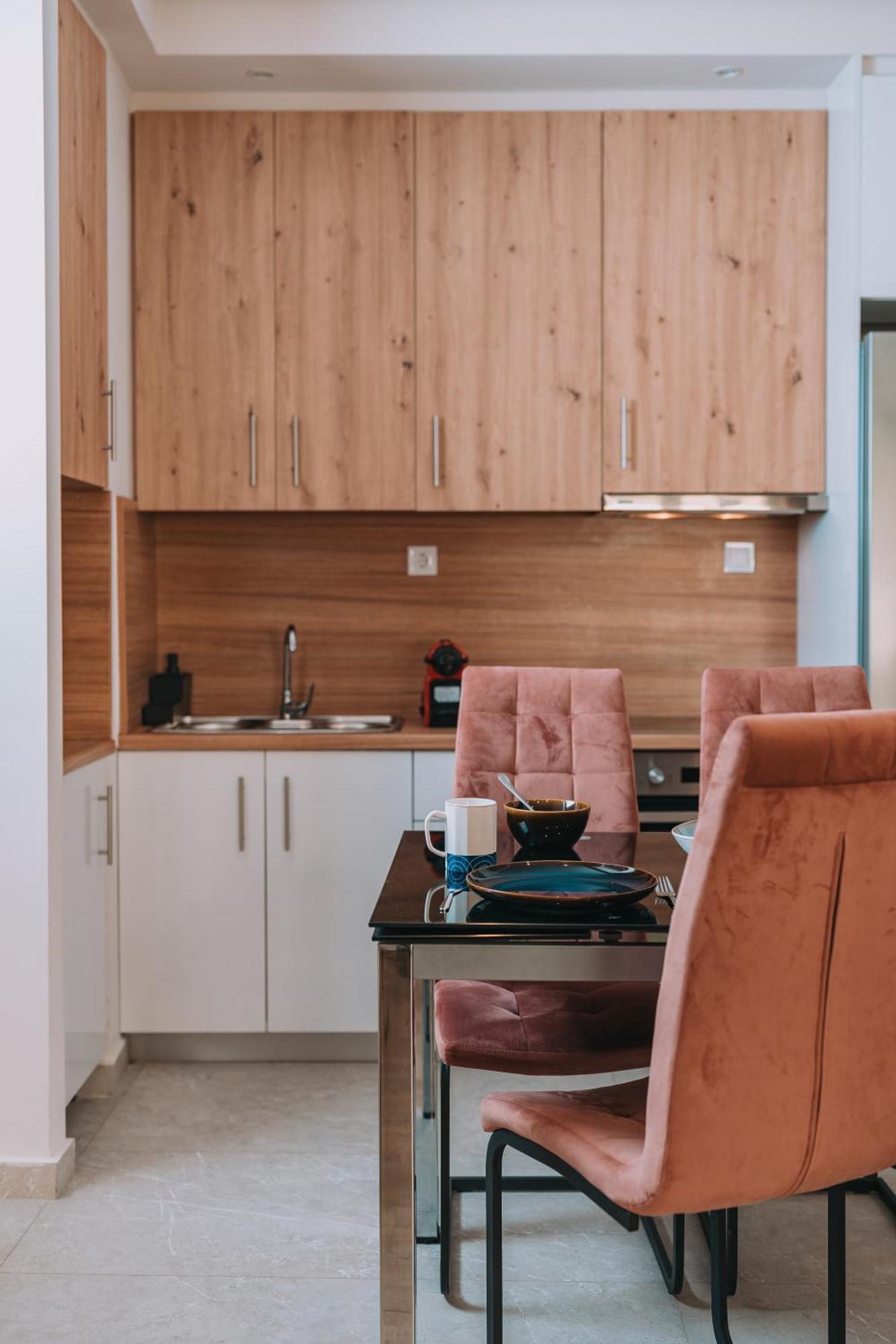 Chic Apartment Near Acropolis アテネ エクステリア 写真